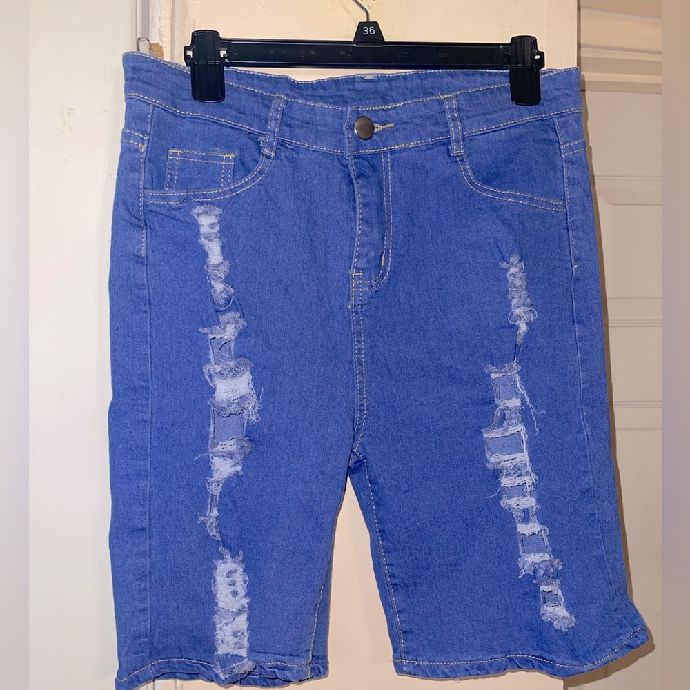 Ladies Stone-washed Denim Ripped Shorts